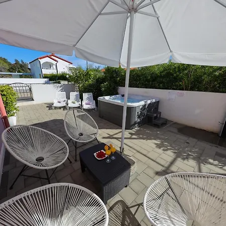 Apartament Luxury Penthouse With Jacuzzi And Seaview