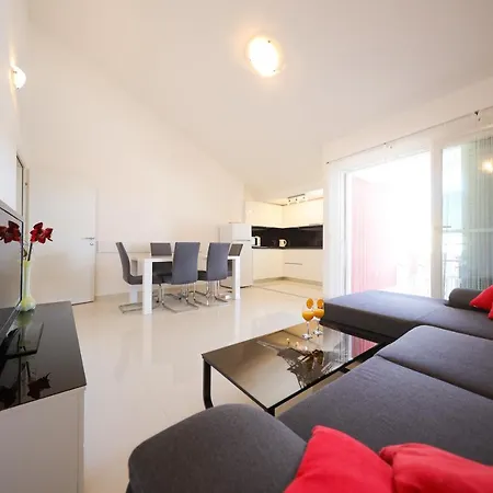 Luxury Penthouse With Jacuzzi And Seaview Petrčane