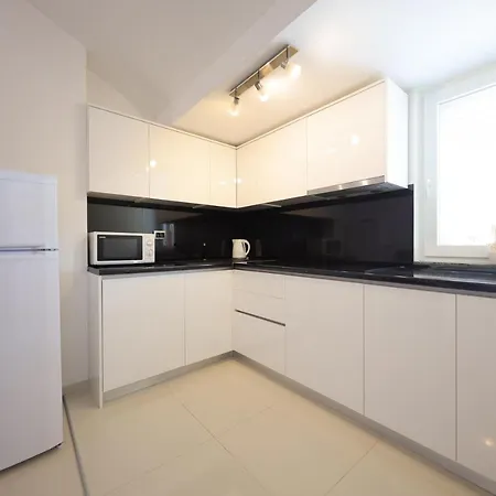 Luxury Penthouse With Jacuzzi And Seaview Appartamento