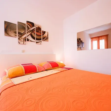 Luxury Penthouse With Jacuzzi And Seaview Appartamento Petrcane