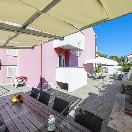 Apartament Luxury Penthouse With Jacuzzi And Seaview Petrčane